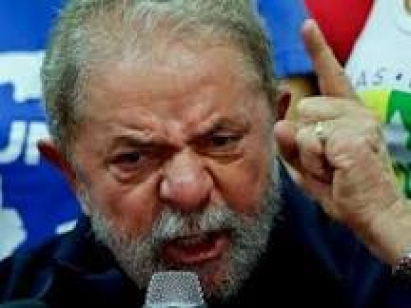 PARADOXOS DE UM &quot;FALSO LIDER&quot;